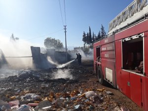 Antalya’da ev ve çalılık yangını