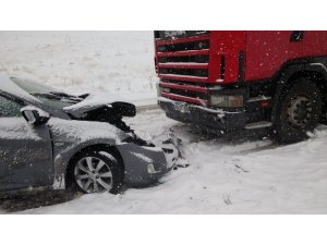 Sivas’ta iki ayrı trafik kazası: 1 ölü, 6 yaralı