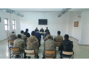 Jandarma personeli, ’Kara avcılığı’ konusunda bilgilendirildi
