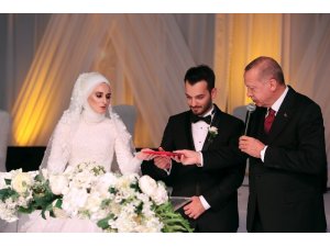 Cumhurbaşkanı Erdoğan, Fatih Belediye Başkanı Suver’in kızının nikah şahidi oldu