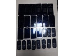 Van’da 34 adet kaçak cep telefonu ele geçirildi