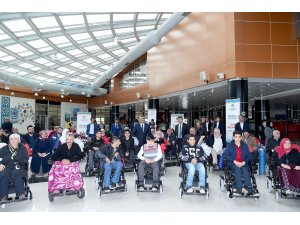 Malatya’da engellilere tekerlekli sandalye