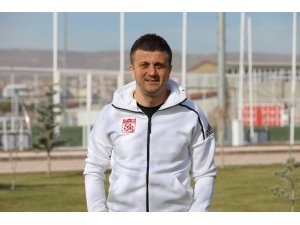 Sivasspor’un yeni teknik direktörü Hakan Keleş oldu