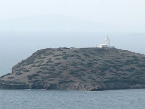 Kardak kayalıklarına yaklaşamıyorlar