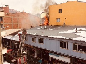 Bayburt’ta CHP İl Teşkilatının bulunduğu binada yangın