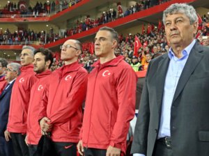 A Milli Futbol Takımı'nda Lucescu ile yollar ayrılıyor