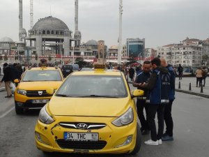 Taksim Meydanı’nda taksicilere şok denetim