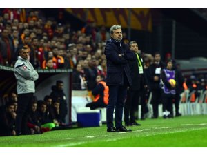 Spor Toto Süper Lig: Galatasaray:  0 - Atiker Konyaspor: 0 (İlk yarı)