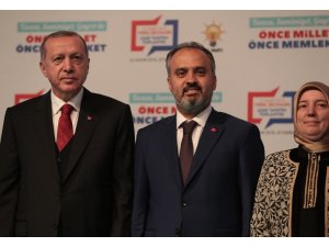 Bursa Büyükşehir Belediye Başkanı Alinur Aktaş yeniden aday