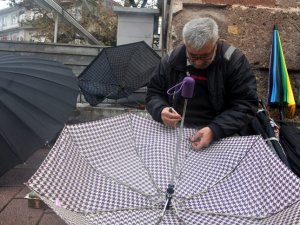 Seyyar şemsiye tamircisi