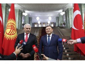 TBMM Başkanı Yıldırım, Kırgızistan’da basın toplantısı düzenledi