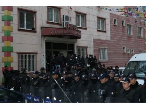 HDP’ye polis baskını: 20’den fazla gözaltı