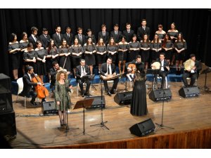 Tepebaşı Belediyesi TSM Gençlik Korosu’nun ’Şarkılar Bizi Söyler’ konseri