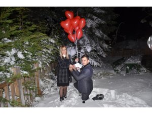 Gece yarısı Uludağ’da eksi 15 derecede şok evlilik teklifi