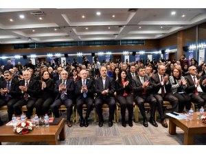 Kılıçdaroğlu: "En çok isyan etmesi gereken kurum sendikalardır"