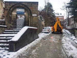 Bitlis Belediyesinden karla mücadele çalışmaları