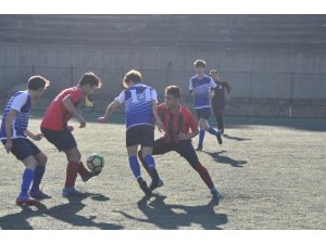 Gençlik şöleni futbol turnuvası başladı