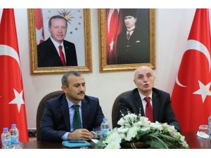 Bakan Yardımcısı Erdil: "Türkiye, Avrupa’da 6 ülkenin topladığı uyuşturucuyu tek başına topladı"