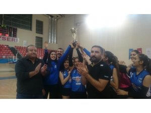 Kayseri OSB Teknik Koleji Atletikspor şampiyon oldu