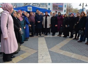 AK Partili kadınlardan Yerli Malı haftası etkinliği