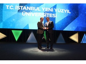 ‘Kristal Baret Üniversite Proje Ödülü’nün sahibi İstanbul Yeni Yüzyıl Üniversitesi oldu