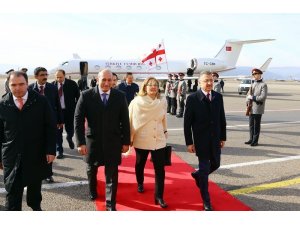 Gürcistan’ın ilk kadın Devlet Başkanı Zurabişvili yemin etti