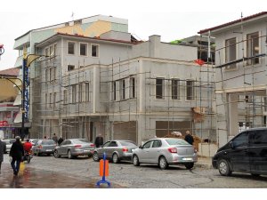 Akşehir’de Dudu Kadın Çarşısı inşaatı sürüyor