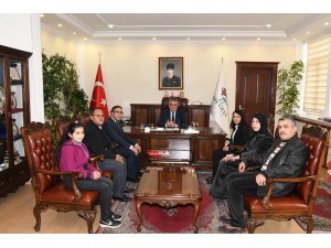 Vali Aykut Pekmez Suriyelilerle bir araya geldi