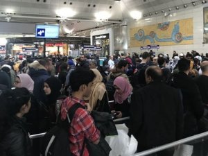 Atatürk Havalimanı'nda yılbaşı yoğunluğu