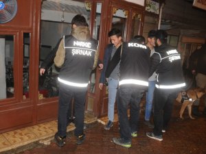 Cizre’de Narkotik Polislerinin uyuşturucu denetimi gece de devam etti