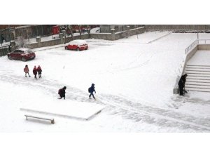 Ağrı ve Erzincan’da taşımalı eğitimde kar tatili