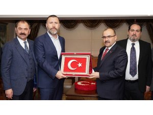 Trabzonspor Yönetim Kurulu’dan Vali Ustaoğlu ve Emniyet Müdürü Çevik’e ziyaret