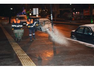 Kdz Ereğli Belediyesi gece boyu tuzlama yaptı
