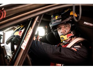 Ralli efsanesi Loeb Dakar’da zafer arıyor