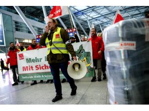 Almanya’da üç havalimanında uyarı grevleri başladı