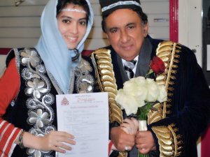 İngiliz Lordu 32 yaşındaki Özbek kadınla evlendi
