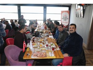 Forum Diyarbakır AVM gazetecilerin gününü kutladı