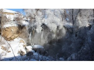 Buz Tutan Sızır Şelalesi havadan görüntülendi