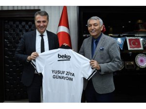 Fikret Orman’dan Başkan Günaydın’a Beşiktaş forması