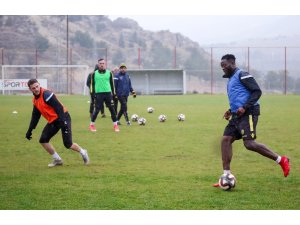 E.Yeni Malatyaspor Ganalı oyuncusu Muniru ile yollarını ayırdı