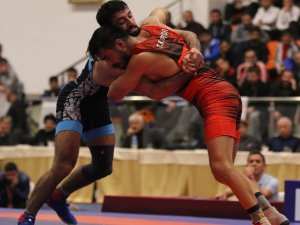 Türkiye Büyükler Serbest Güreş Şampiyonası’nda finalistler belli oldu