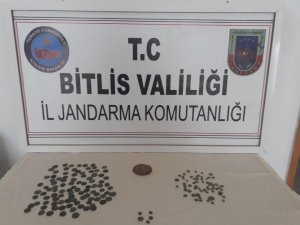 Bitlis’te altın, gümüş ve bakır sikkeler ele geçirildi