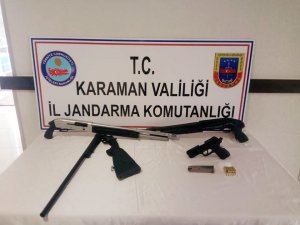 Karaman’da otomobilde tüfek ve tabanca ele geçirildi