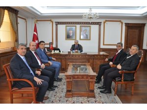 Vali Akın’a CHP ve İYİ Parti teşkilatları ortak ziyaret yaptı