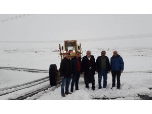 Nevşehir İl Özel İdare Genel Sekreterliği ekipleri karla mücadele ediyor