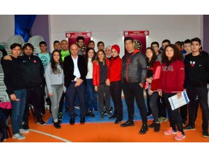 Adana’da "Okullar Arası Gençler Dart Müsabakaları" tamamlandı