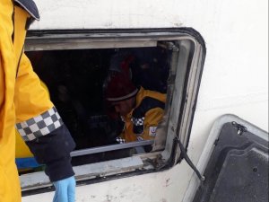 Konya’da yolcu otobüs şarampole devrildi: 4 yaralı