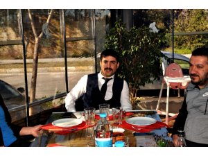 Cizrespor Başkanı Sefinç sporcularla yemekte bir araya geldi