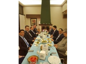 Efeler ve Söke Belediye Başkanları DP Genel Başkanı ile Kuşadası’nda yemekte görüntülendi