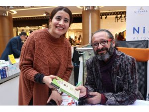 Yazar Sinan Yağmur, Nissara AVM’de imza ve söyleşi gününe katıldı